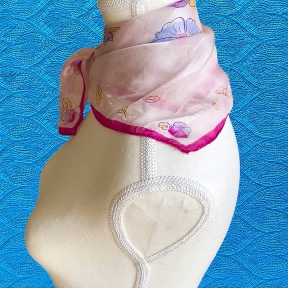 Elegant Pink Floral Scarf - Picture 5 of 12